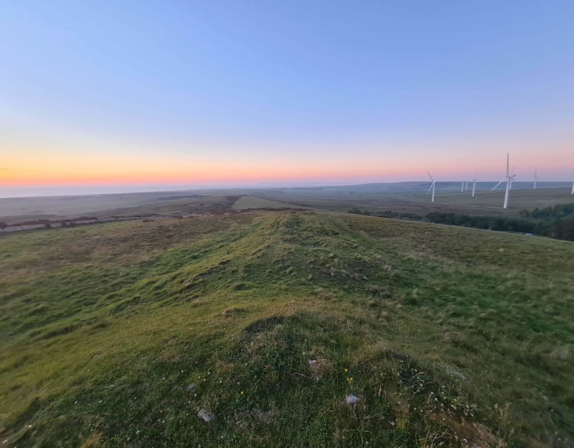 Cnoc Freiceadain Long Cairns